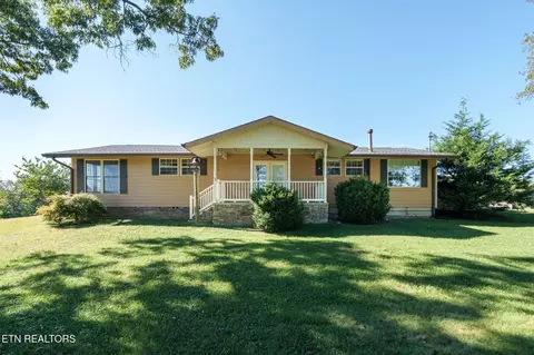 8251 Morgan County Hwy, Sunbright, TN 37872