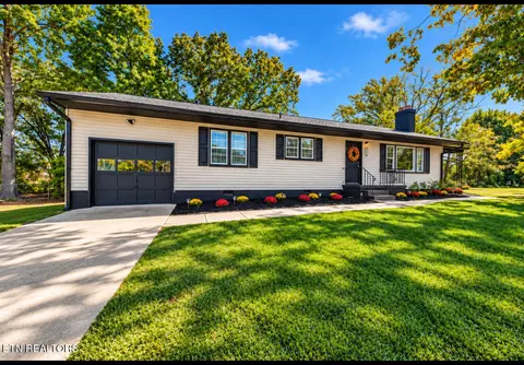 4600 E Lincoln Cir, Knoxville, TN 37918