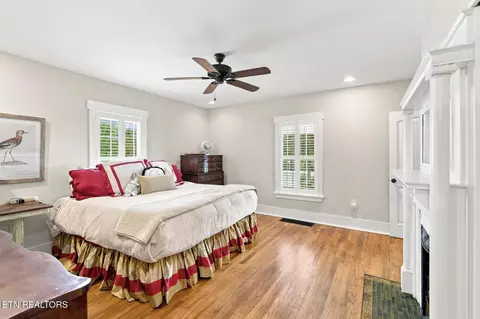 Bedroom - 1905 Spring St, Powell, TN 37849 photo 2 of 6
