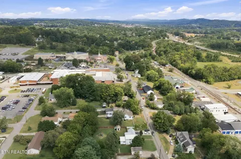 View/Area - 1905 Spring St, Powell, TN 37849 photo 1 of 3