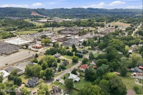 View/Area - 1905 Spring St, Powell, TN 37849 photo 2 of 3