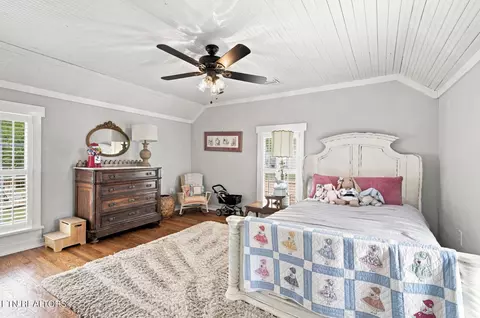 Bedroom - 1905 Spring St, Powell, TN 37849 photo 5 of 6