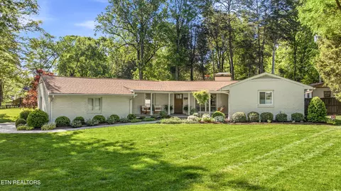 5715 Crestwood Dr, Knoxville, TN 37914