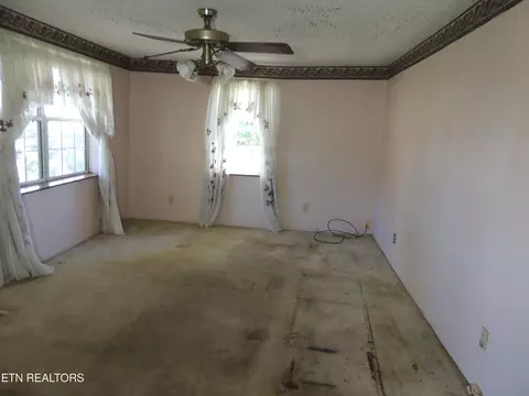 Bedroom - 8325 Sharp Rd, Powell, TN 37849 photo 1 of 2