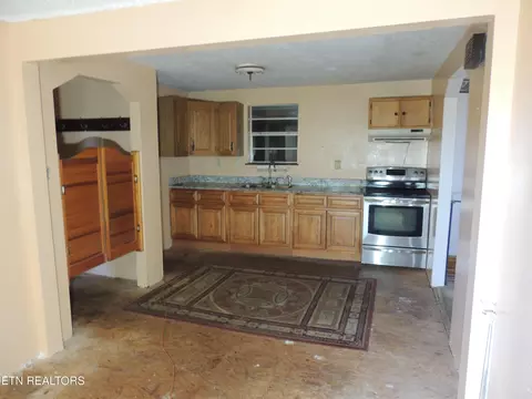 Kitchen - 8325 Sharp Rd, Powell, TN 37849 photo 2 of 2