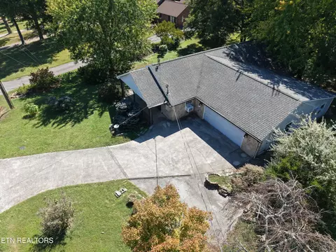 View/Area - 8325 Sharp Rd, Powell, TN 37849 photo 2 of 2