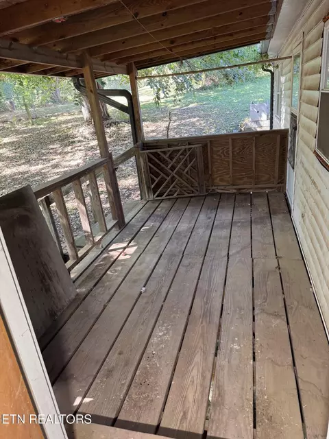 Exterior - 8325 Sharp Rd, Powell, TN 37849 photo 3 of 14