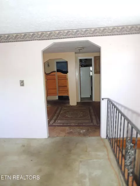 Entry Way - 8325 Sharp Rd, Powell, TN 37849 photo 1 of 1