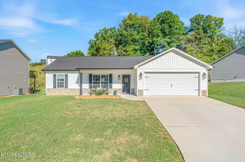 5519 Berkley Landing Ln, Knoxville, TN 37918