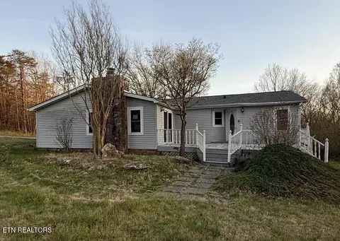 424 Lakeview Dr, Crossville, TN 38558