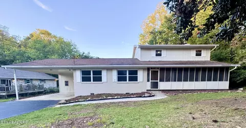 14 Cooper Ln, Oak Ridge, TN 37830