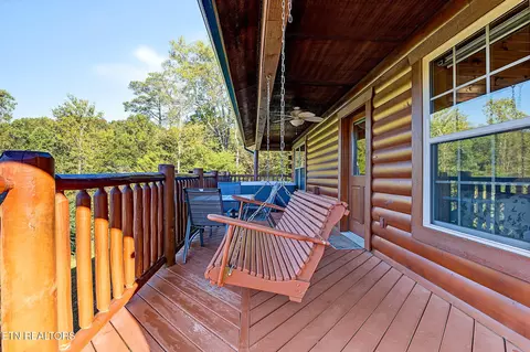 670 Magic Kingdom Ln, Sevierville, TN 37876