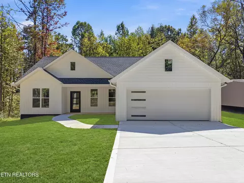 683 Hen Valley Rd, Oliver Springs, TN 37840