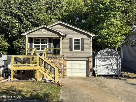 1520 Weeping Willow Ct, Knoxville, TN 37931