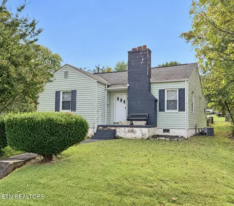 820 Oglewood Ave, Knoxville, TN 37917