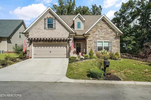 102 Chalmette Way, Lenoir City, TN 37772
