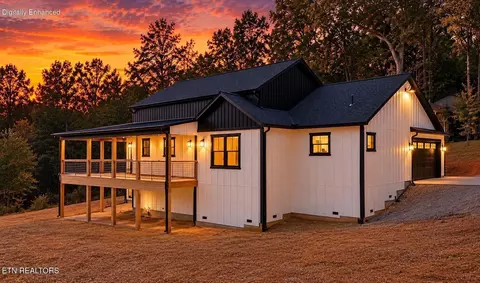 105 Van Stowe Rd, Harriman, TN 37748