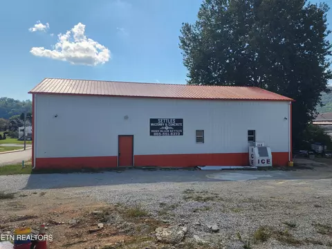 Undisclosed, Harriman, TN 37748