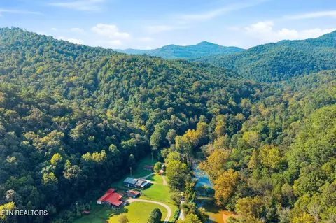 8734 Stoney Fork Rd, Huntsville, TN 37756