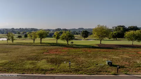 915 Black Bear Cir, Loudon, TN 37774