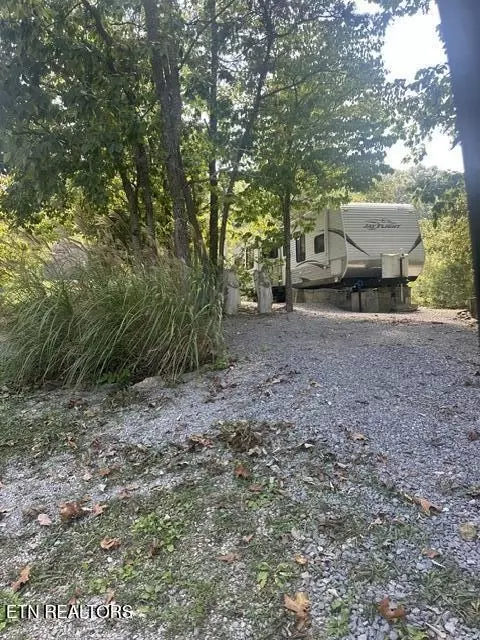 2045 Holiness Hollow Rd, Ewing, VA 24248