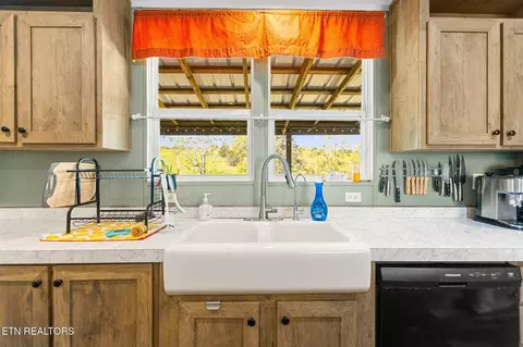 Kitchen - 650 Combs Rd, Rutledge, TN 37861 photo 5 of 6