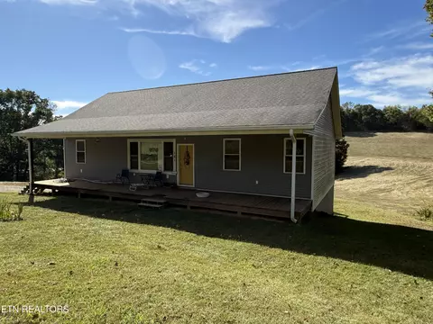 181 Holt Ln #181, New Tazewell, TN 37825