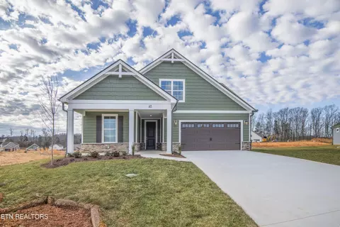 471 Trillium Tr, Lenoir City, TN 37771