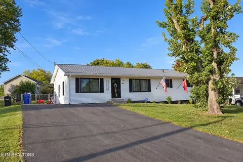 443 Hilltop Dr, Jefferson City, TN 37760