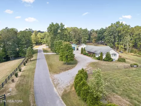 491 Crestwood Dr, Jamestown, TN 38556