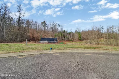 122 Willow Oak Dr, Oak Ridge, TN 37830