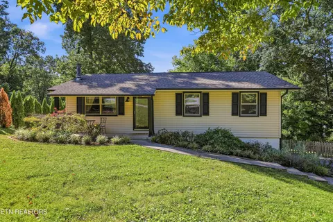 1403 Northshire Ln, Knoxville, TN 37922