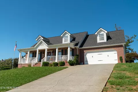 1161 Summerfield Dr, Maryville, TN 37801
