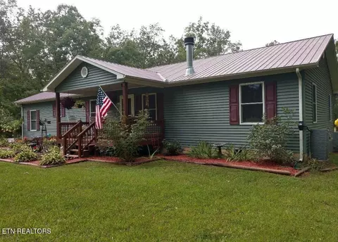 3252 Cumberland Lakes Dr, Monterey, TN 38574
