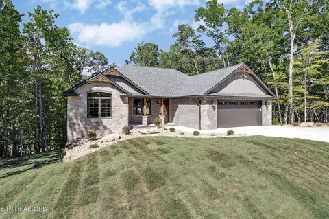 140 Markham Ln, Crossville, TN 38558