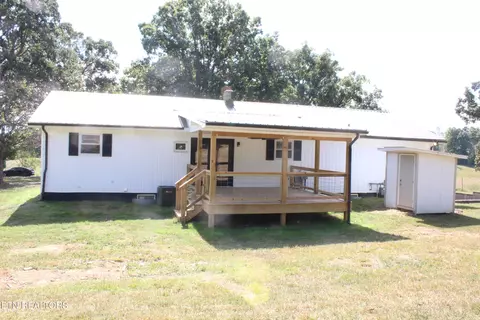 Exterior - 4121 Old Moss Rd, Baxter, TN 38544 photo 4 of 10