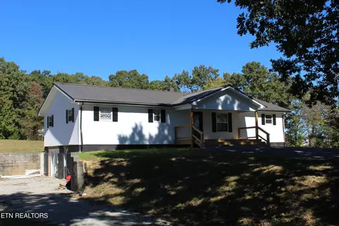 Exterior - 4121 Old Moss Rd, Baxter, TN 38544 photo 2 of 10