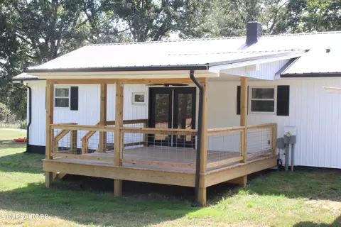 Exterior - 4121 Old Moss Rd, Baxter, TN 38544 photo 5 of 10
