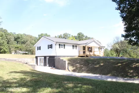 Exterior - 4121 Old Moss Rd, Baxter, TN 38544 photo 8 of 10