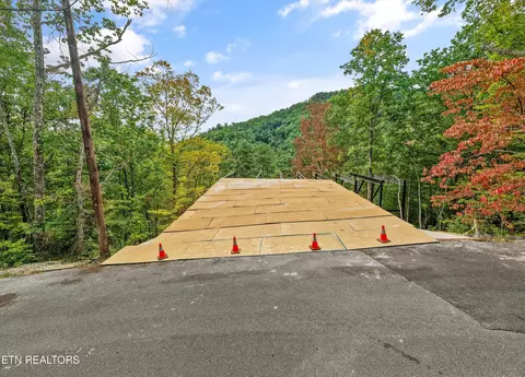 Overholt Tr, Sevierville, TN 37862