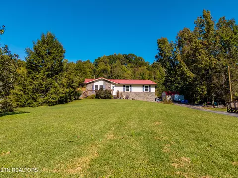 Exterior - 168 Batley Loop Rd, Clinton, TN 37716 photo 3 of 10