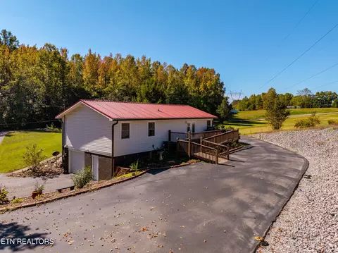 Exterior - 168 Batley Loop Rd, Clinton, TN 37716 photo 4 of 10
