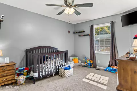 Bedroom - 168 Batley Loop Rd, Clinton, TN 37716 photo 1 of 2
