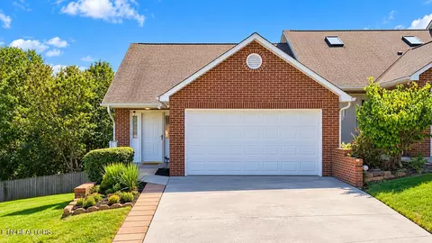 2462 Glen Meadow Rd, Knoxville, TN 37909