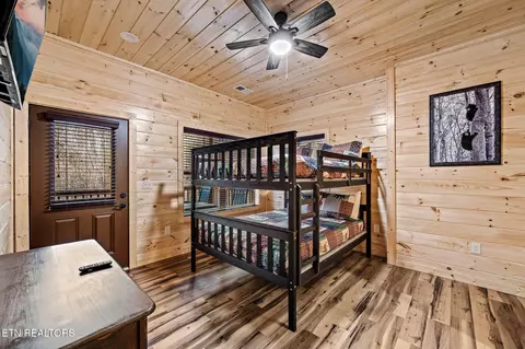 Bedroom - 2184 Beach Front Dr, Sevierville, TN 37876 photo 1 of 8