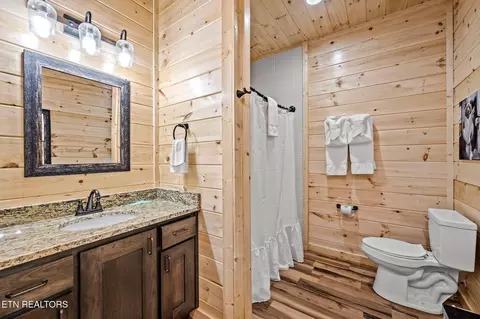 Bath - 2184 Beach Front Dr, Sevierville, TN 37876 photo 1 of 5
