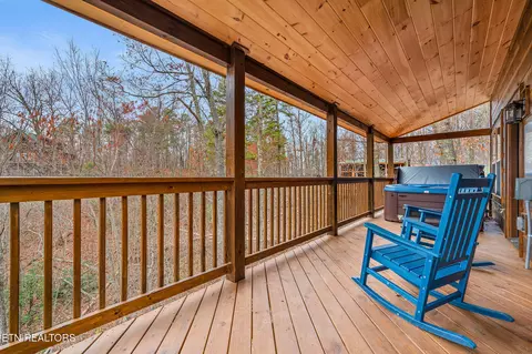 Exterior - 2184 Beach Front Dr, Sevierville, TN 37876 photo 4 of 5