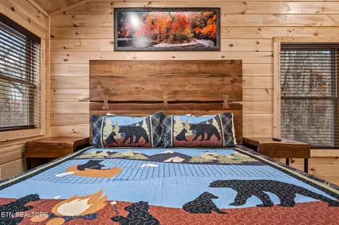 Bedroom - 2184 Beach Front Dr, Sevierville, TN 37876 photo 6 of 8