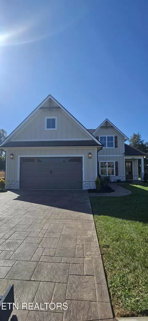 12840 Magnolia Crest Ln, Knoxville, TN 37922