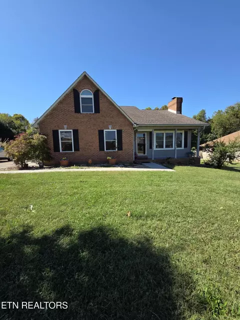 202 Manchester Dr, Maryville, TN 37803